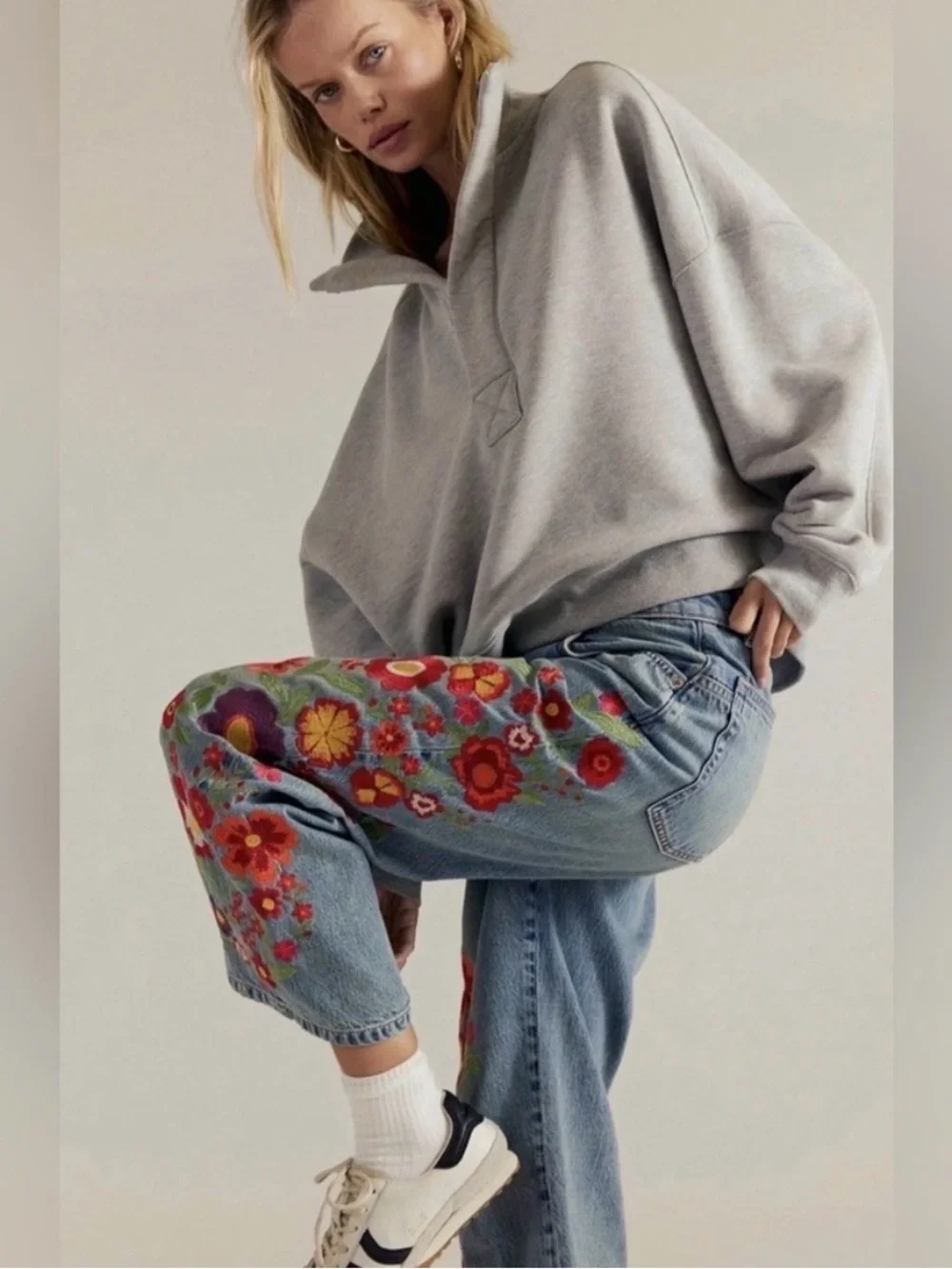 Free People We The Free Willow Floral Embroidered Jean Retrograde Blue Size 25 - Picture 2 of 16